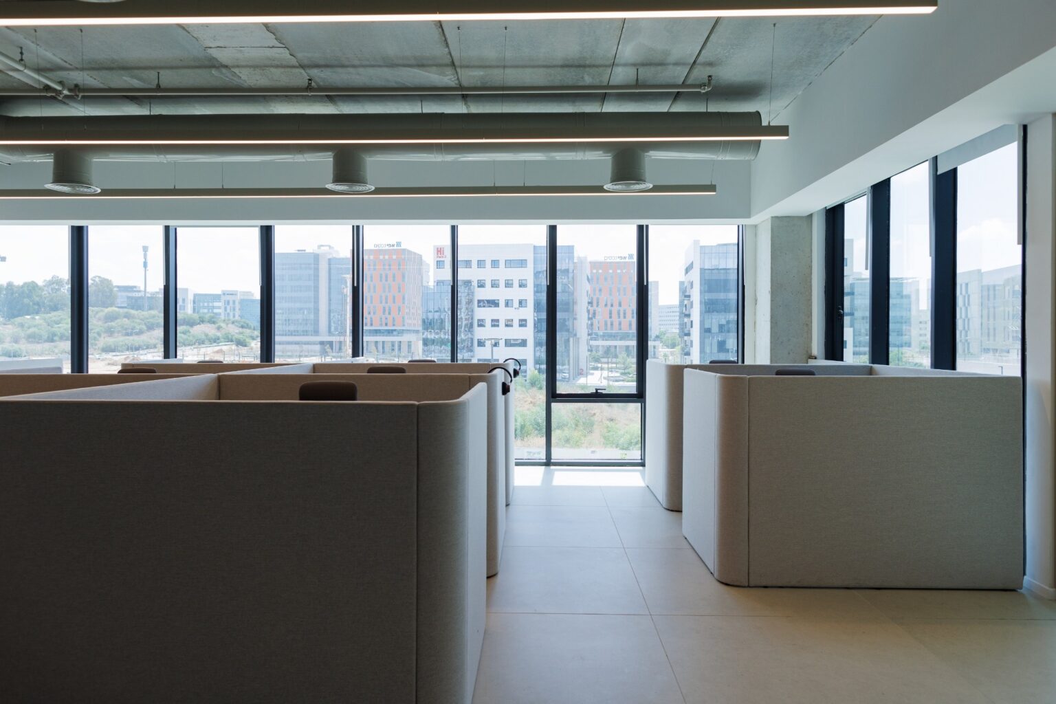 פרויקט עיצוב מוקפד עם קווים נקיים וגימורים מדויקים – עבור חברת ניטו טק