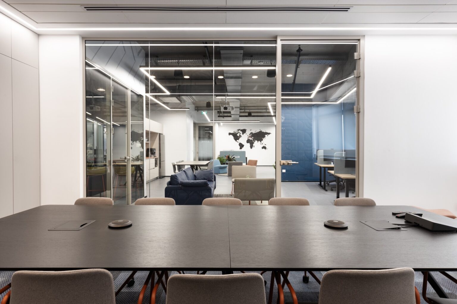 תכנון ועיצוב משרד מודרני כחלק מפרויקט בוקס אנד אאוט לאלטאר