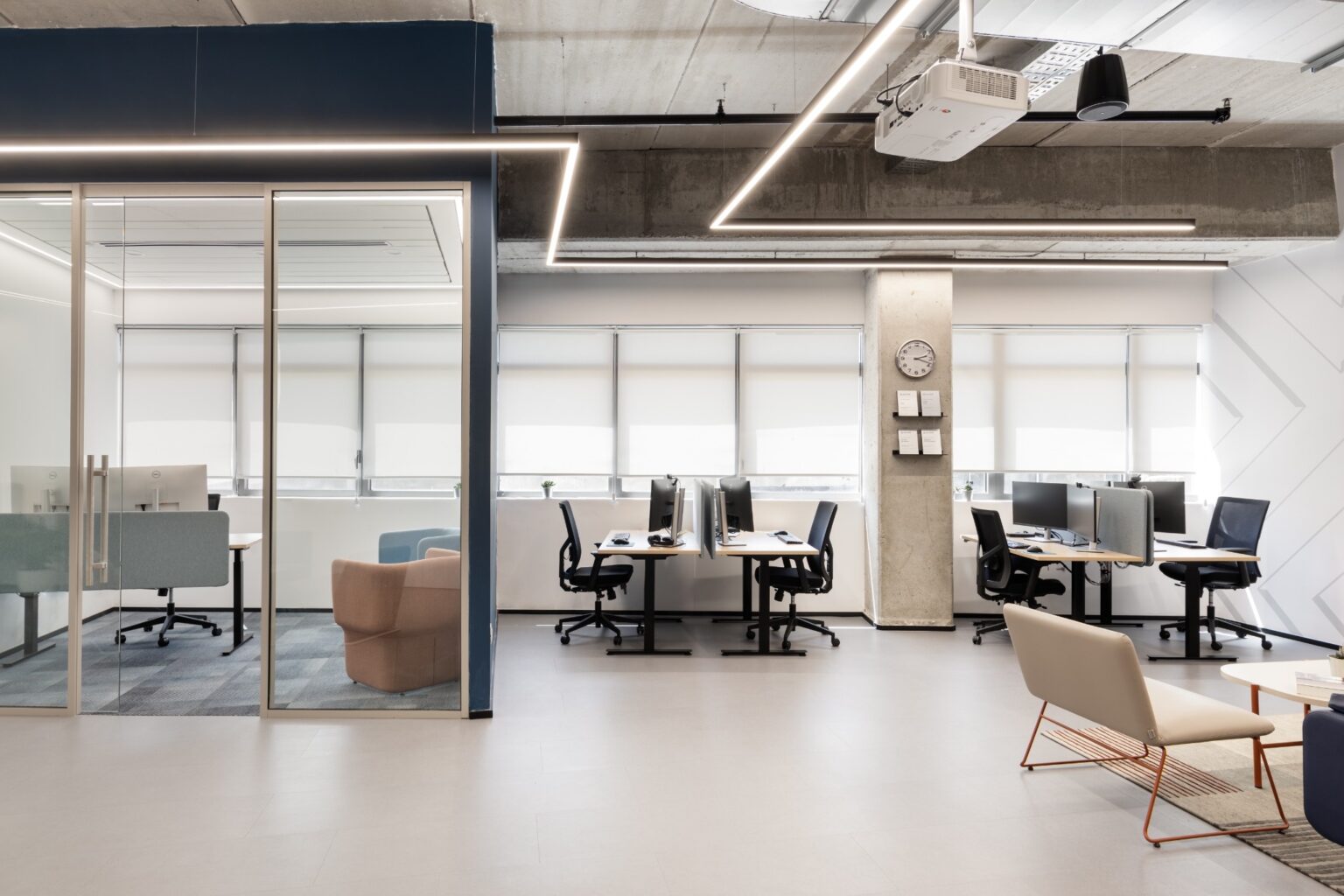 עיצוב חללים מסחריים לחברת אלטאר על ידי צוות Box & Out