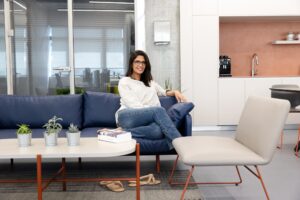סביבת עבודה מודרנית בפרויקט משרדי של אלטאר בעיצוב Box & Out