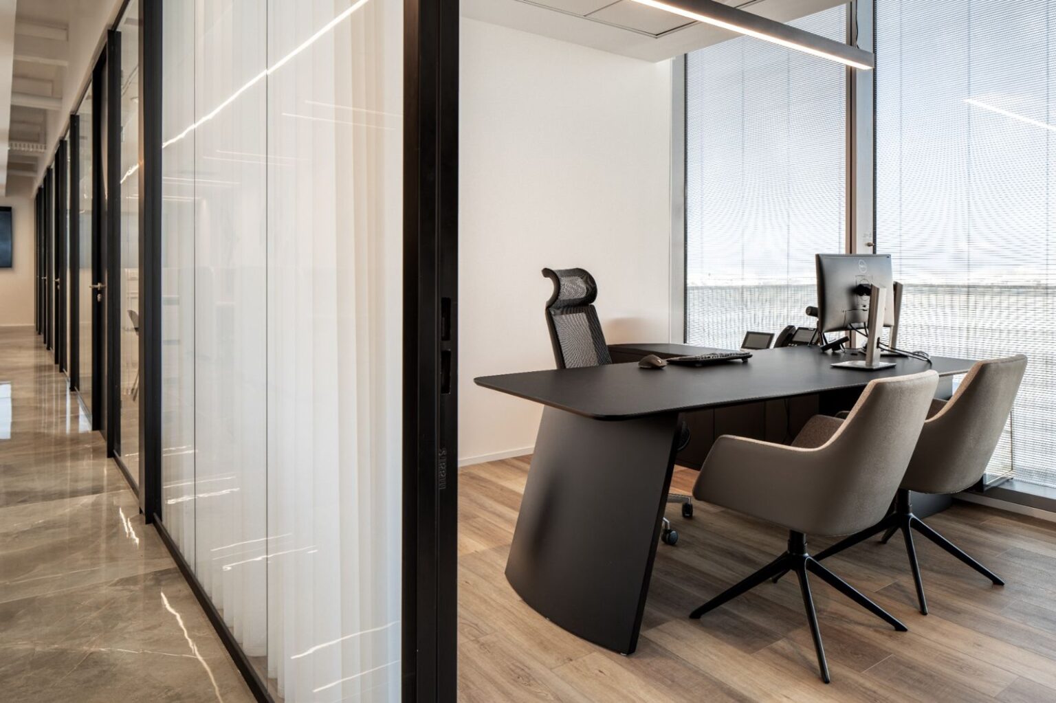 פרויקט ריהוט משרדי לחלל עבודה פתוח