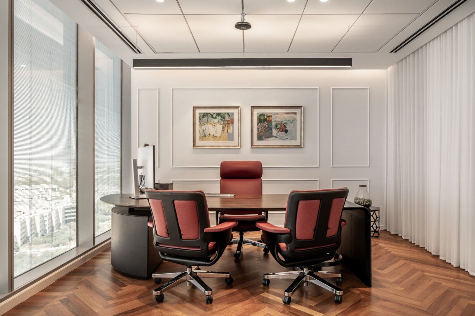 פרויקט ריהוט משרדי בעיצוב מודרני